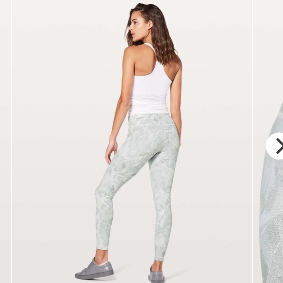 Like New - Lululemon- White Floral- Size 10 Wunder Unders - Picture 4 of 13